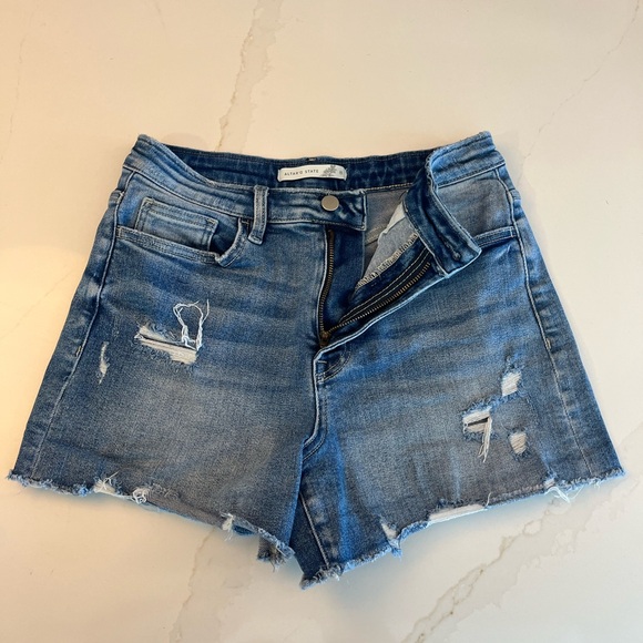 Altar’d State Denim Short Size M - Picture 3 of 8
